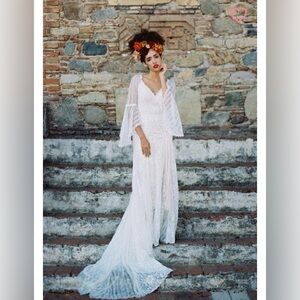 Elegant White Lace Wedding Dress